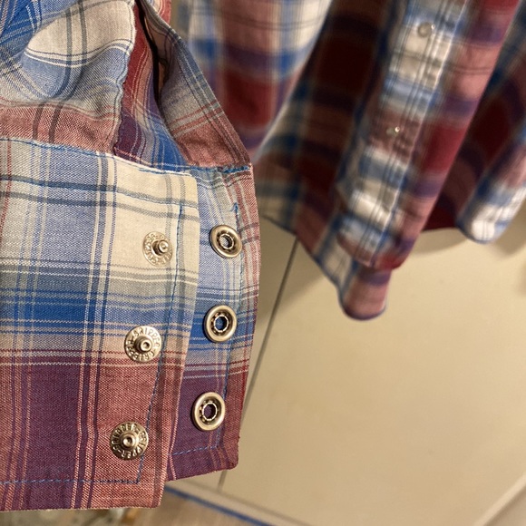 Levi’s women’s size small snap front - Picture 7 of 10